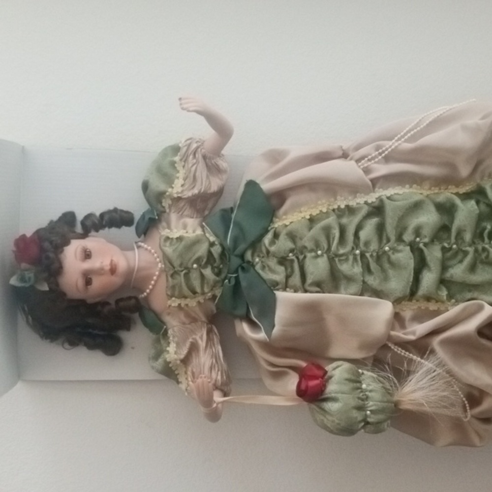 Victorian Porcelain Doll w Box 17" Midwestern Home Products - Picture 13 of 15